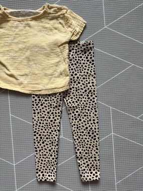 Easy Peasy|Baby girl/toddler set,tan Leopard Print Leggings & gauzy yellow top•